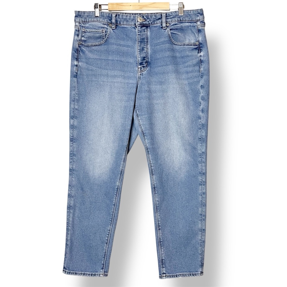 American Eagle Tomgirl Jeans 18‎ stretch light wash relaxed fit high rise waist